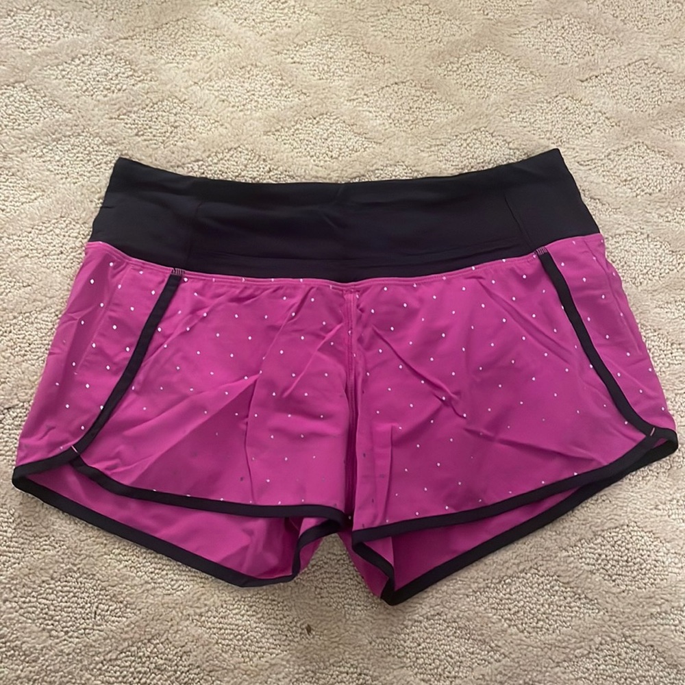 Size 4, 4 inch lulu shorts